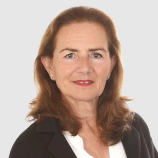 Porträt Mag. Claudia Mayrhofer